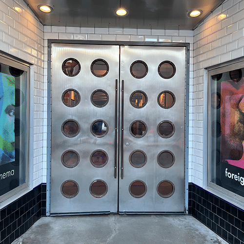 doors to foreign cinema